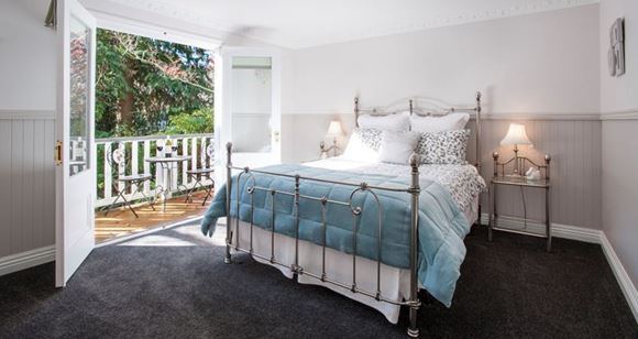Picture of Family Bed & Breakfast Weekend Escape to the Dandenongs – Sassafras 2 Night