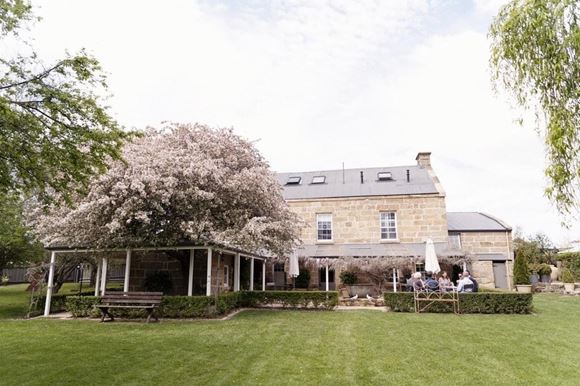 Picture of Red Feather Inn - Tasmania