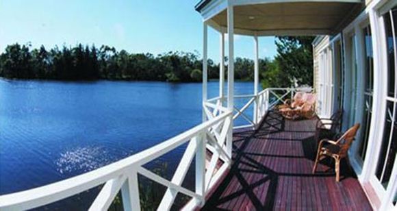 Picture of Lakeside Sparkling Breakfast Package - Mornington Peninsula (2.5 Hours)