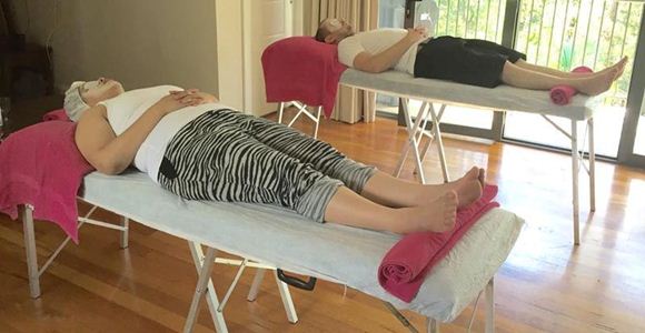 Picture of Deluxe Body Treatment - Polish Wrap and Massage (2 hours)